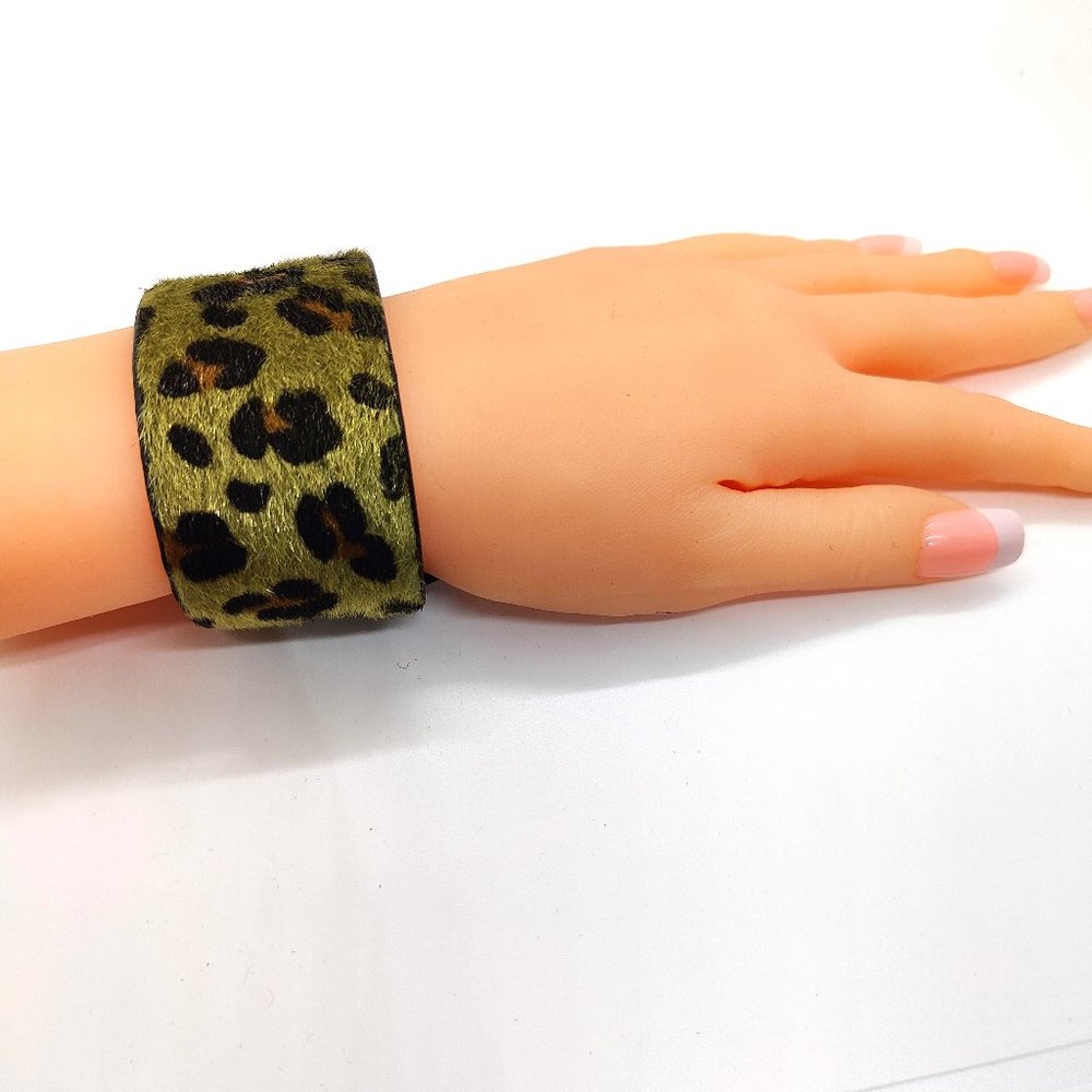 Green Urban Cheetah Cabana Wrap Bracelet Unisex